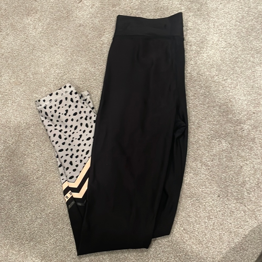 Sarah’s Day work out leggings